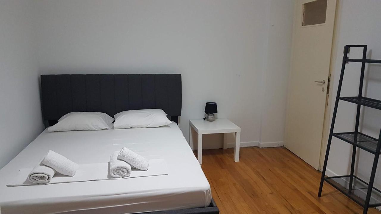 Olive Apartment- Athens Center, 4 Bd, 1.5 Bath Extérieur photo