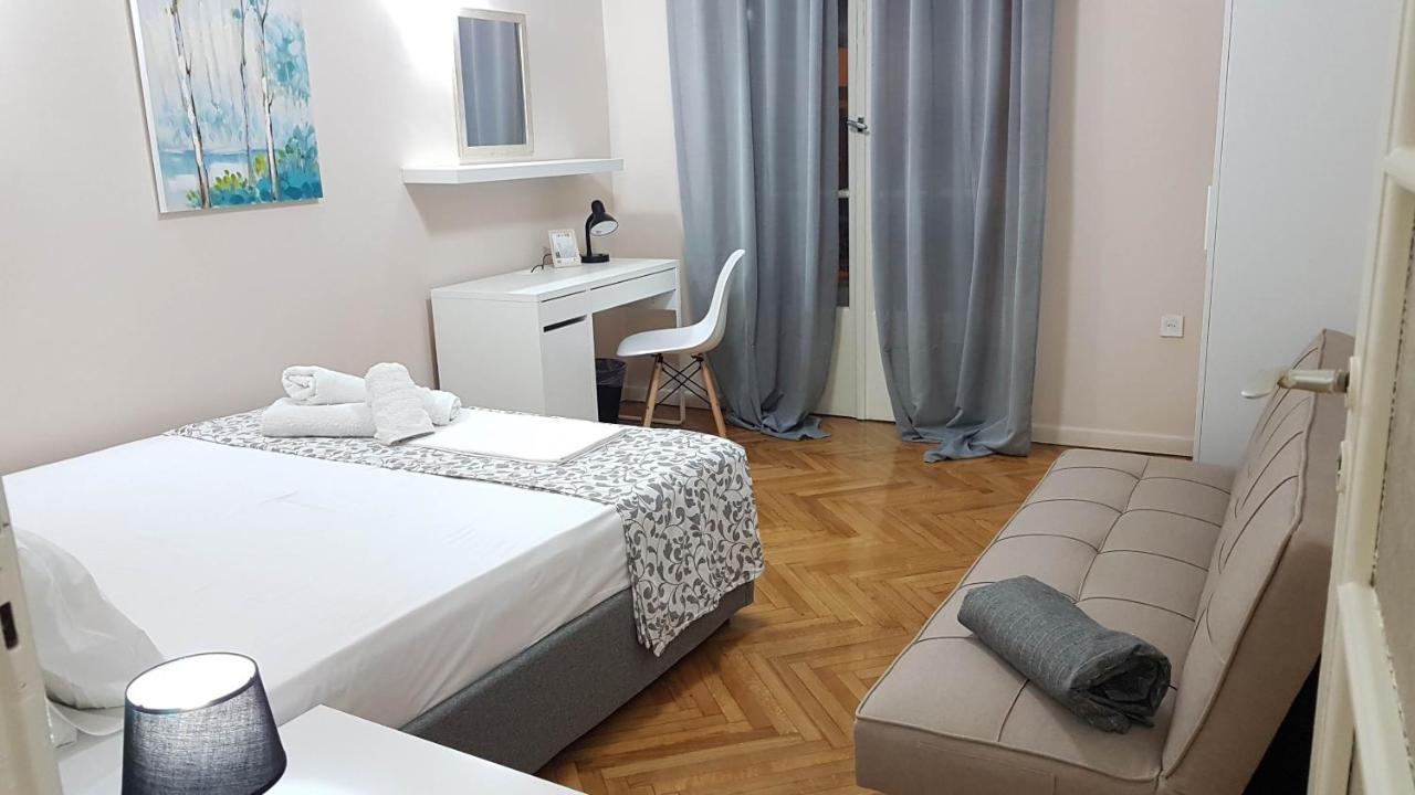 Olive Apartment- Athens Center, 4 Bd, 1.5 Bath Extérieur photo