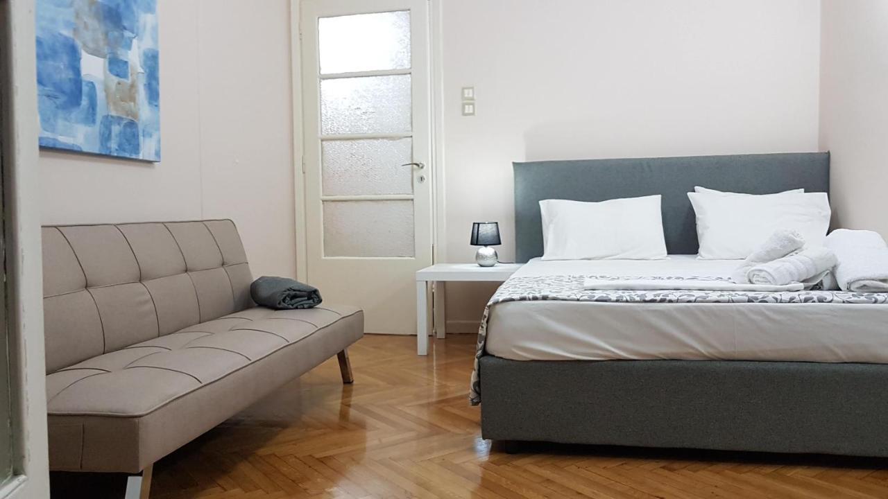 Olive Apartment- Athens Center, 4 Bd, 1.5 Bath Extérieur photo